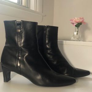 Stuart Weitzman black boots size 7.5 M